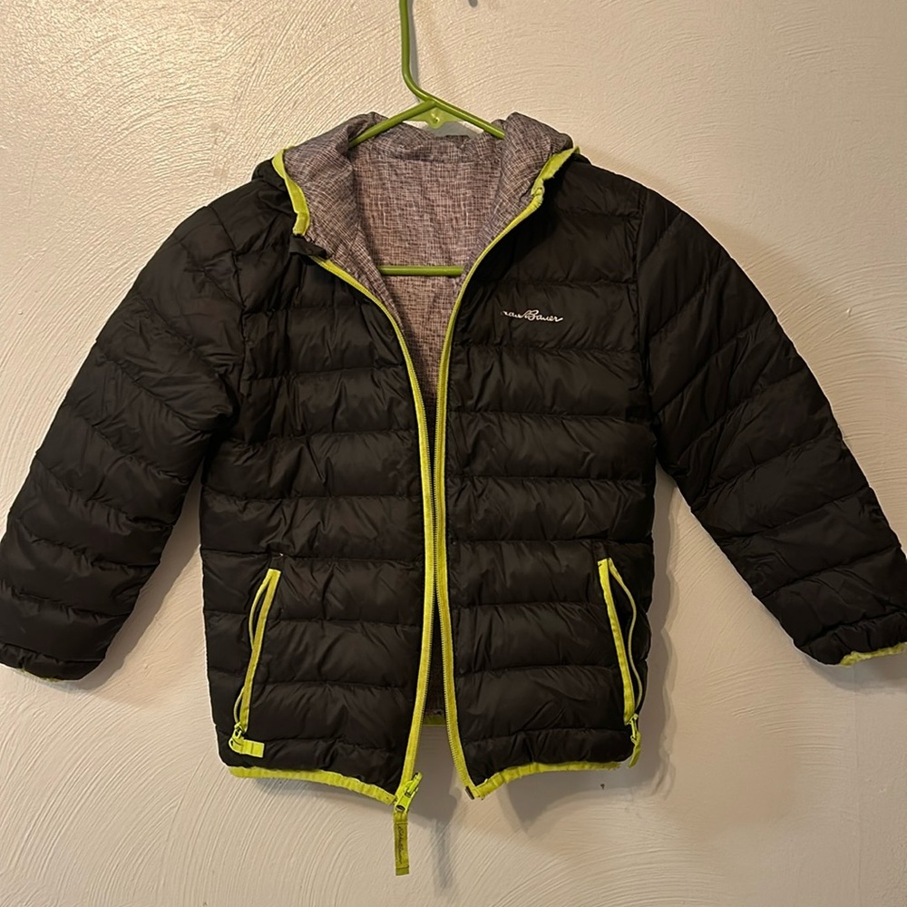Eddie Bauer black/gray reversible boys coat-size xs (5/6)